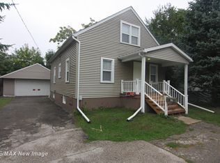 207 Deary St, Essexville, MI