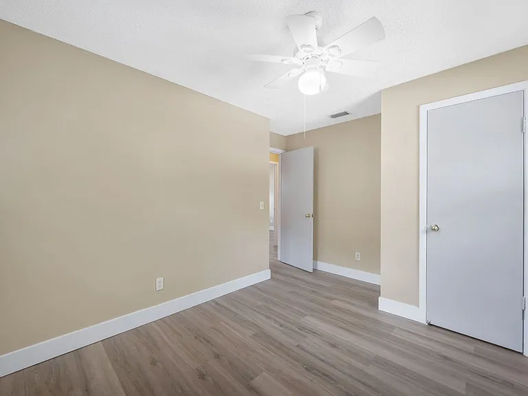 5840 Langston Dr — Photo 17