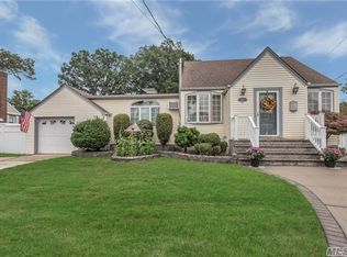 293 Rintin St, Franklin Square, NY 11010