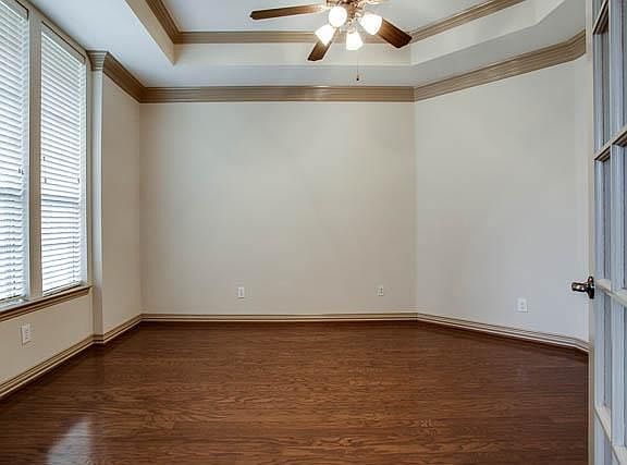 5th image of 2629 Queen Elaine Dr