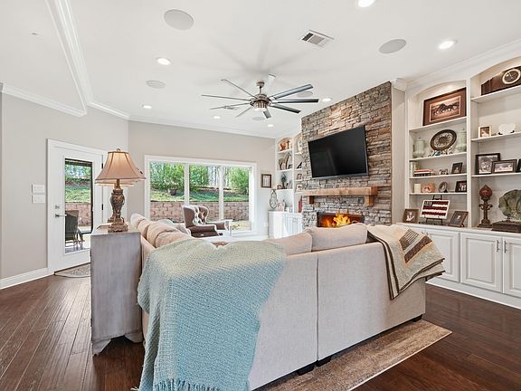 3rd image of 571 Valley Hill Rd