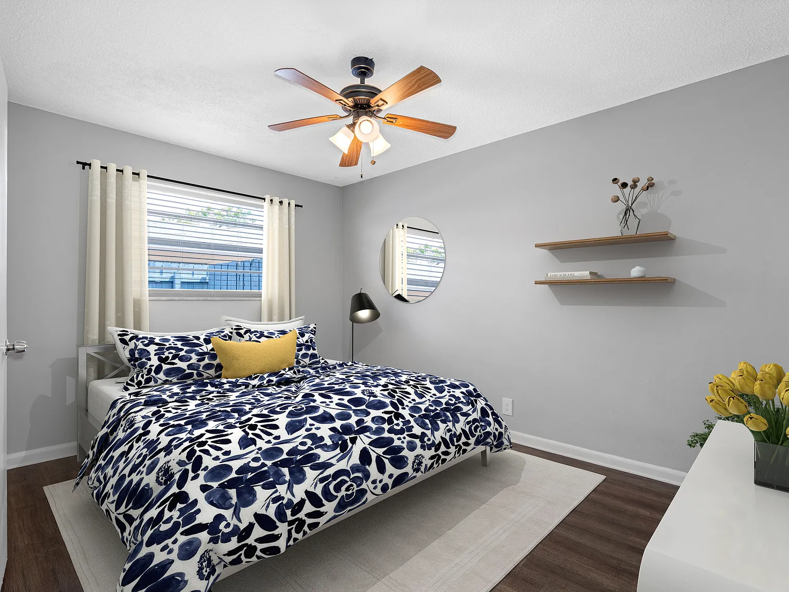 2 bed, 750 sqft, $1,749 — Photo 4