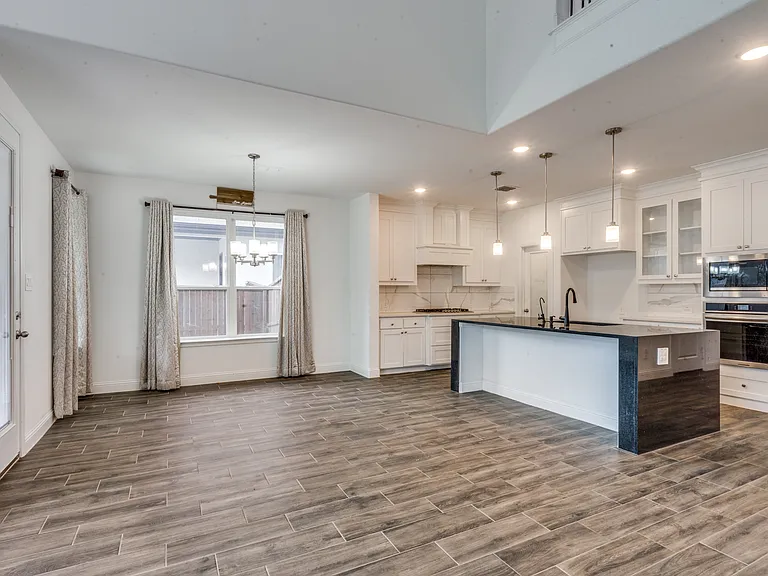 9448 Middle Ground Pl — Photo 10