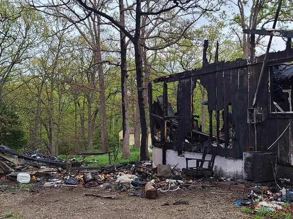 30000 Hillcrest Ave, Edwards, MO 65326