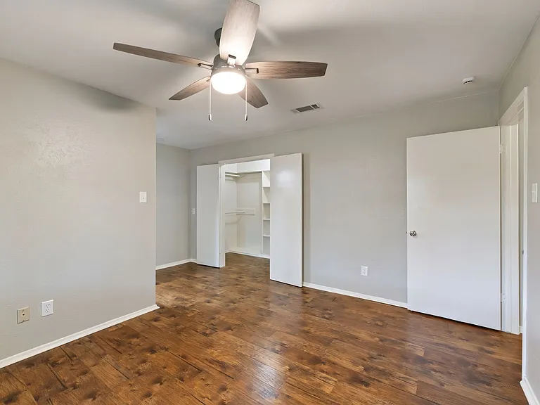 6540 Victoria Ave — Photo 13