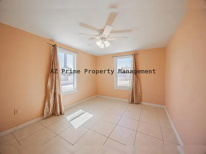 2830 E Sheridan St — Photo 10