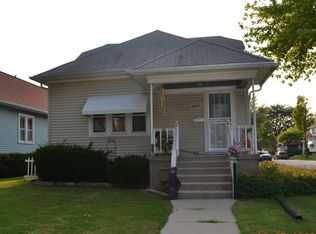 2201 S 67th Pl, West Allis, WI 53219