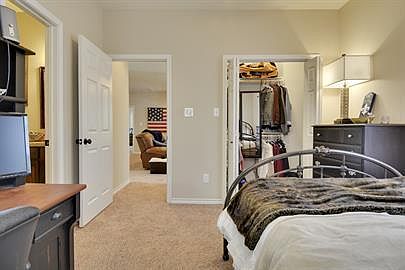 2nd image of 207 Grove St #1
