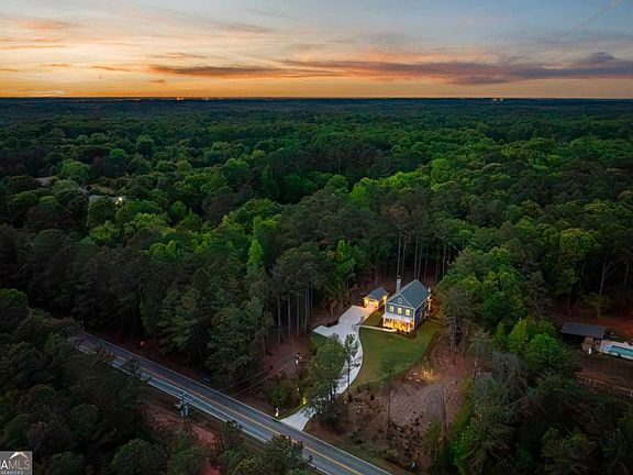 2nd image of 4085 Barnett Shoals Rd