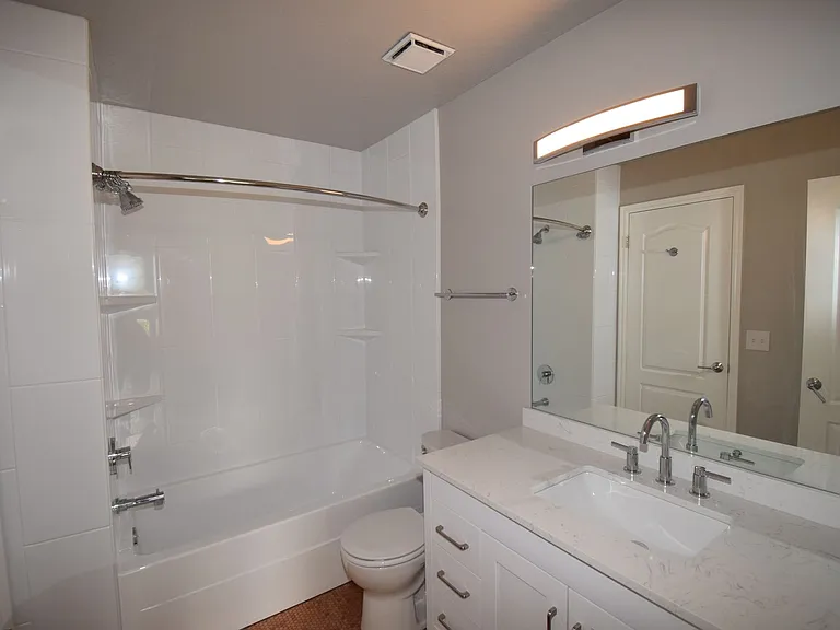 572 E Thatcher Way — Photo 10