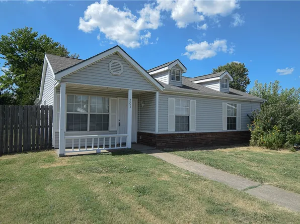 203 SE 16th St, Bentonville, AR 72712