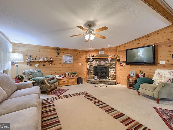 4th image of 4715 Hikey St
