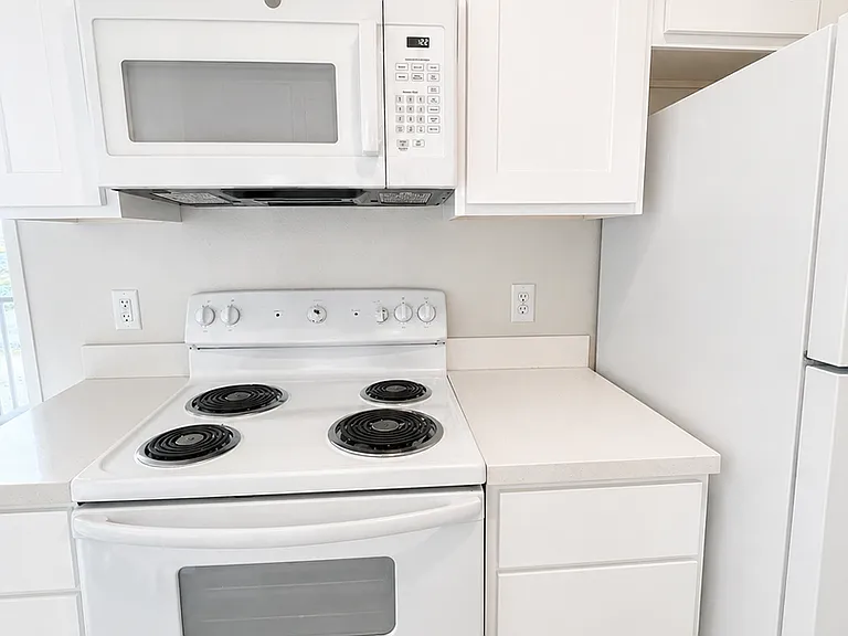 Moraine View Apartments — Photo 5