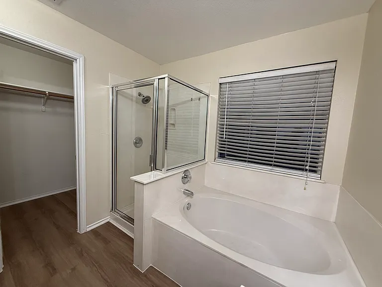 311 McCarthur Dr — Photo 14