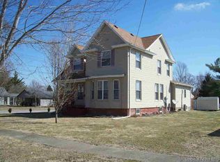 54 N High St, Winchester, IL 62694