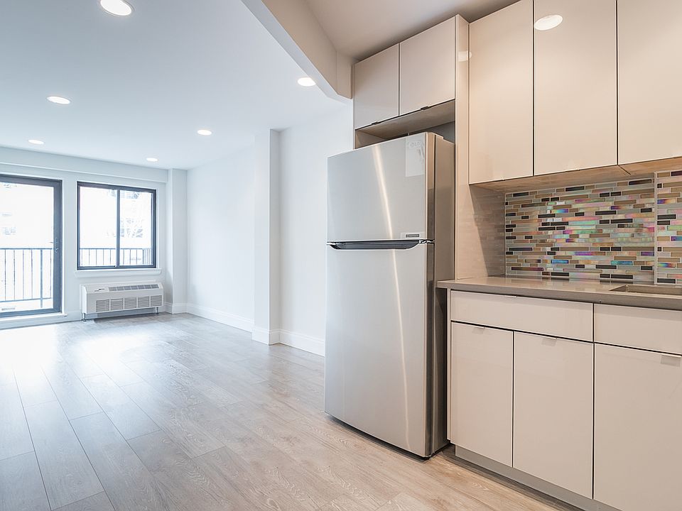 1st image of 238 W 106th St Floor 6