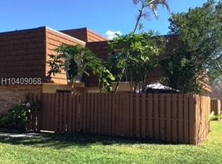 2563 Lakeview Ct, Cooper City, FL 33026