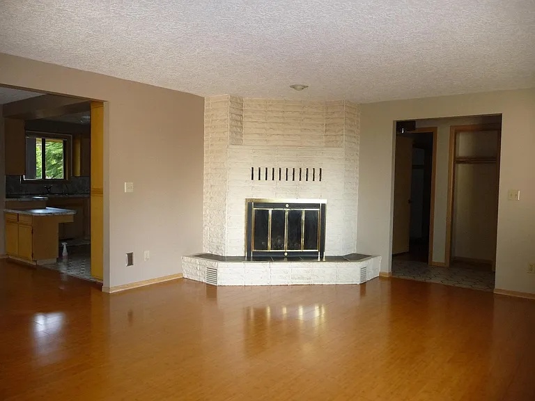3003 NE 160th St — Photo 5