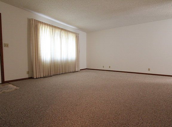 2nd image of 1421 N Hancock Ave