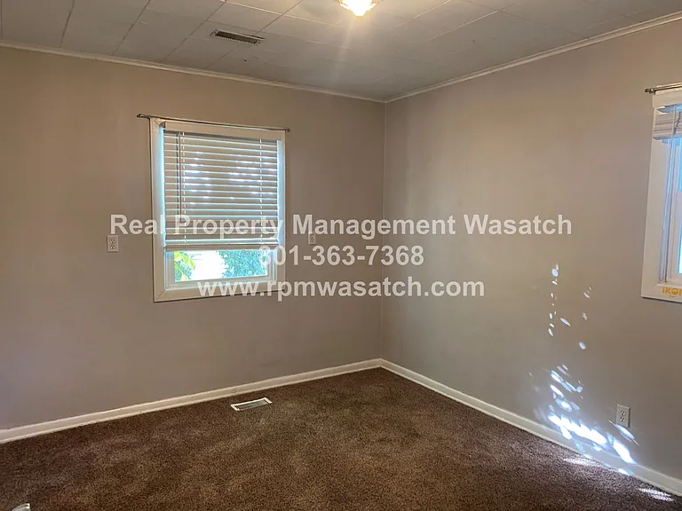 866 S McClelland St — Photo 32