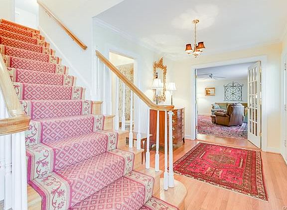 4th image of 1109 W Durwood Cres