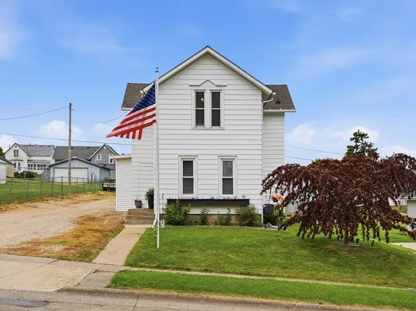 308 S Eliza St, Maquoketa, IA 52060