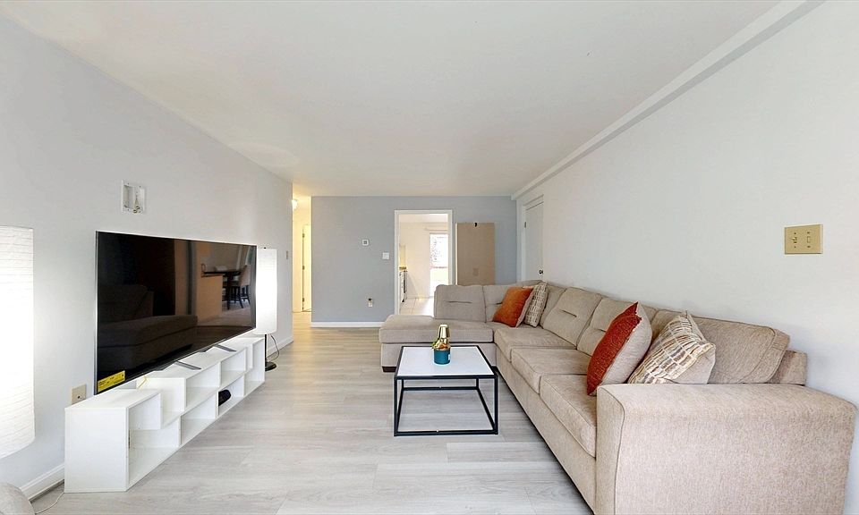 1st image of 70 Washington Park Dr #1