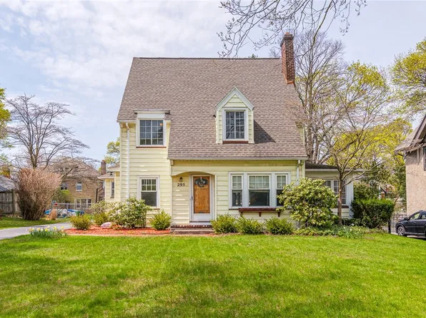 295 Yarmouth Rd, Rochester, NY 14610