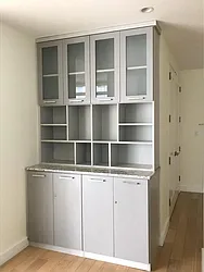 Rented by R New York