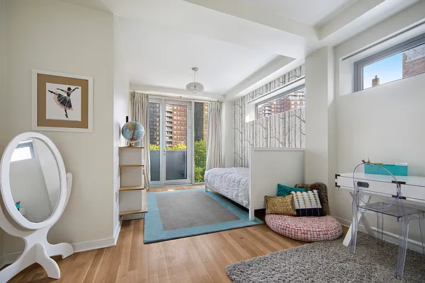 Sold by Douglas Elliman | media 18