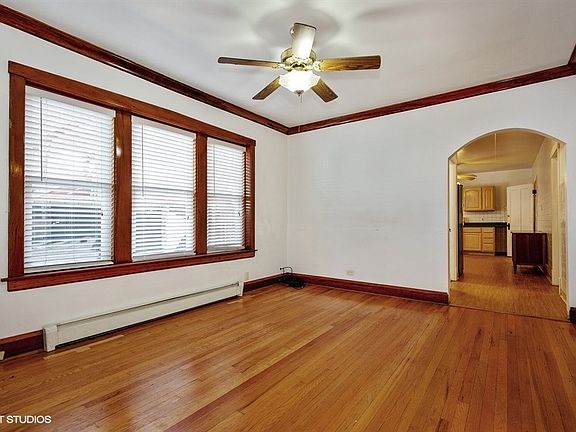 4th image of 2946 N Narragansett Ave #1