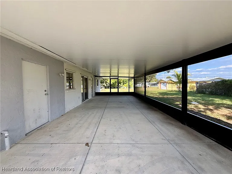 10345 SW Riverview Cir — Photo 3