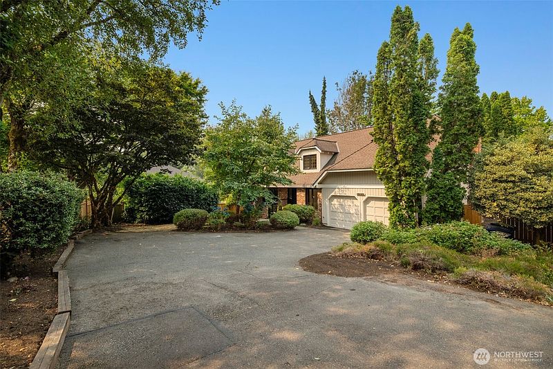 3rd image of 15155 NE 6th Street