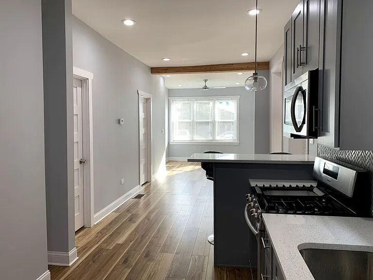 2640 W Homer St #1 — Photo 3