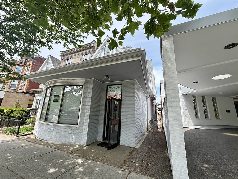 1674 Beacon St #2 — Photo 1