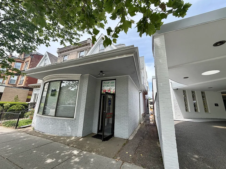 1674 Beacon St #2