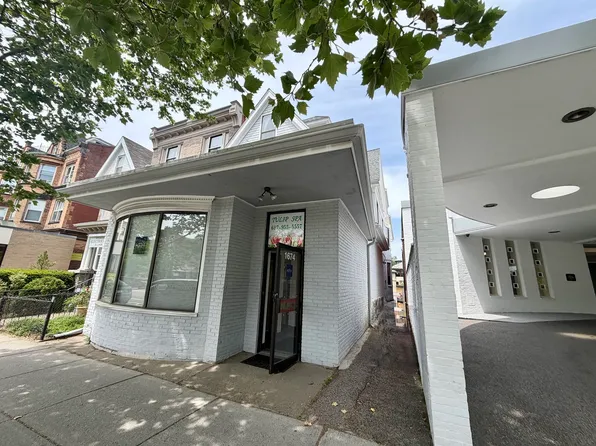 1674 Beacon St Ste 2, Brookline, MA 02445