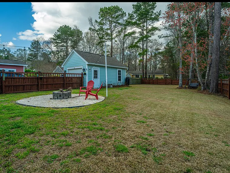 1666 Sparkleberry Ln — Photo 6