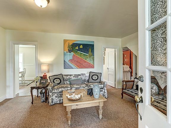 3rd image of 3393 Grandview Dr #A