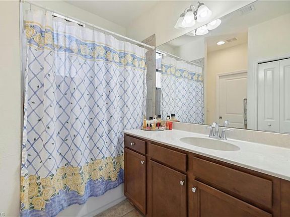 3rd image of 9441 Sardina Way