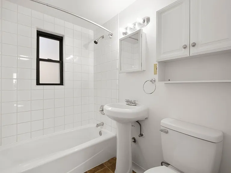 Lindberg Apartments — Photo 34