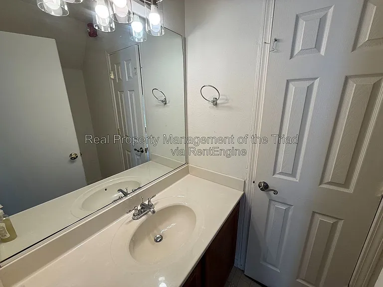 809 Topsail Dr — Photo 7