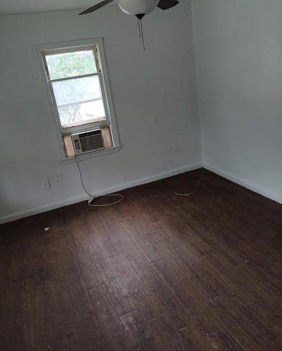 1st image of 1108 Waco St