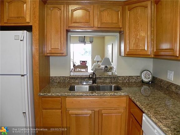 5th image of 4800 Hillcrest Ln APT 505