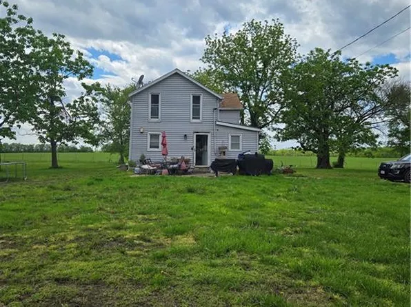 29613 S Sycamore Grove Rd, Garden City, MO 64747