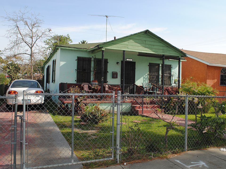 1st image of 1259 E 89th St