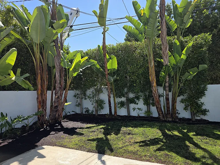 153 S Swall Dr — Photo 31
