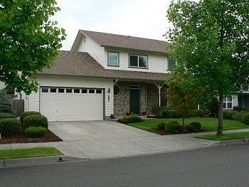 2nd image of 381 Lynnbrook Dr