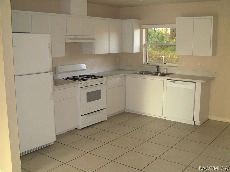 2nd image of 838 Duck Cove Path