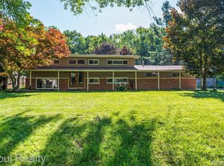 1814 Big Trail Rd, Commerce Township, MI 48390